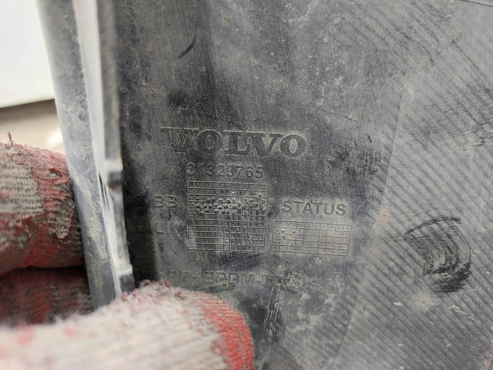Бампер передний Volvo XC60 1 13-17 Б/У Оригинал 31323765