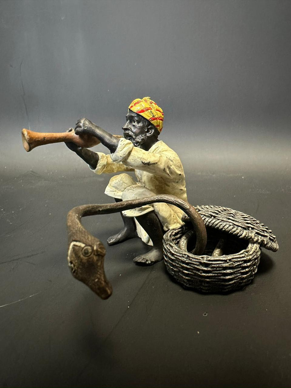 Бронзовая скульптура в стиле Венской бронзы «Укротитель змей»