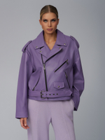 Женская лиловая кожаная куртка-косуха с ремнём