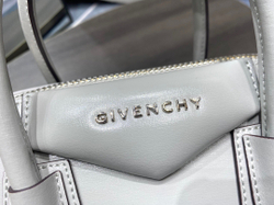 Givenchy Antigona Mini 22 cm