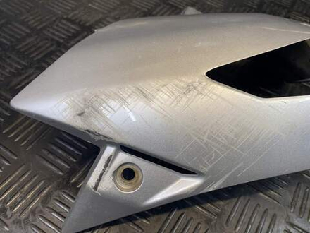 Пластик передний правый Suzuki GSR400 (GK7DA) 44171-44G0