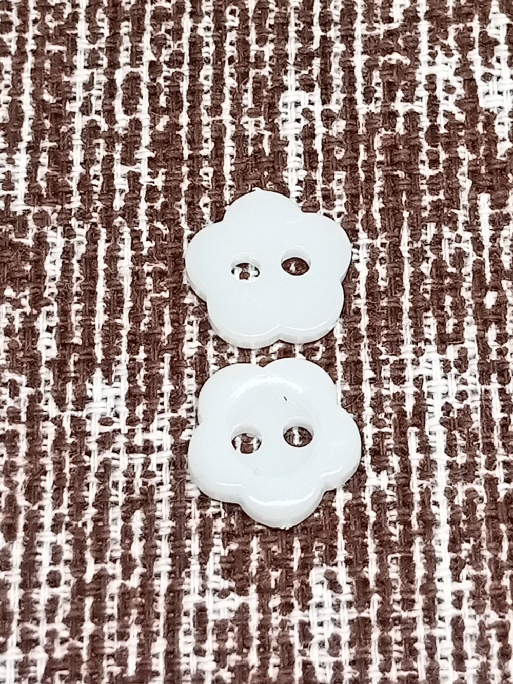 Пуговица 'Цветочек' 16L (10мм) 2 прокола, пластик, 1 шт