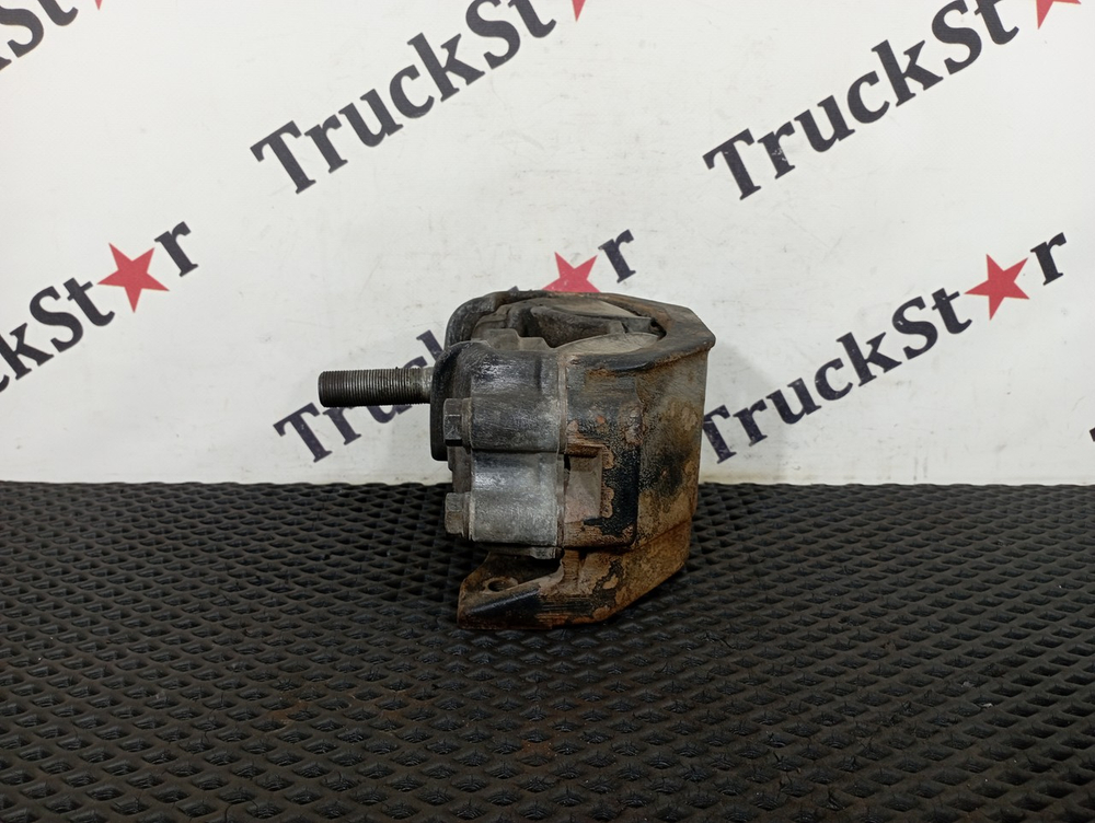 Подушка двигателя задняя 2017г.