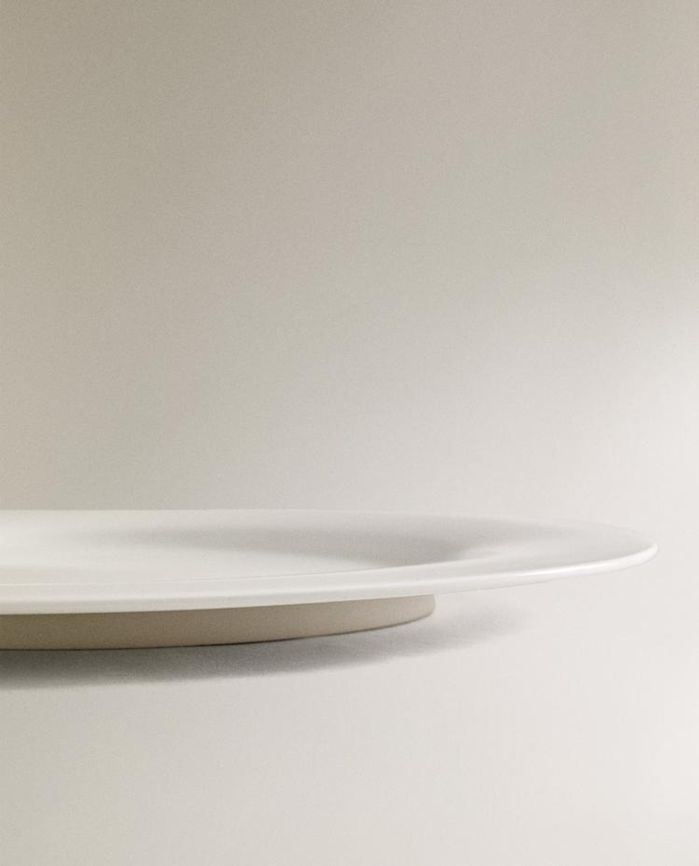 ZARA HOME ТАРЕЛКА ИЗ КОСТЯНОГО ФАРФОРА, БЕЛЫЙ