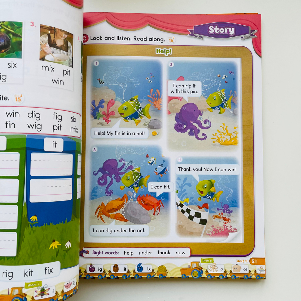 Oxford Phonics World 2. Short Vowels.