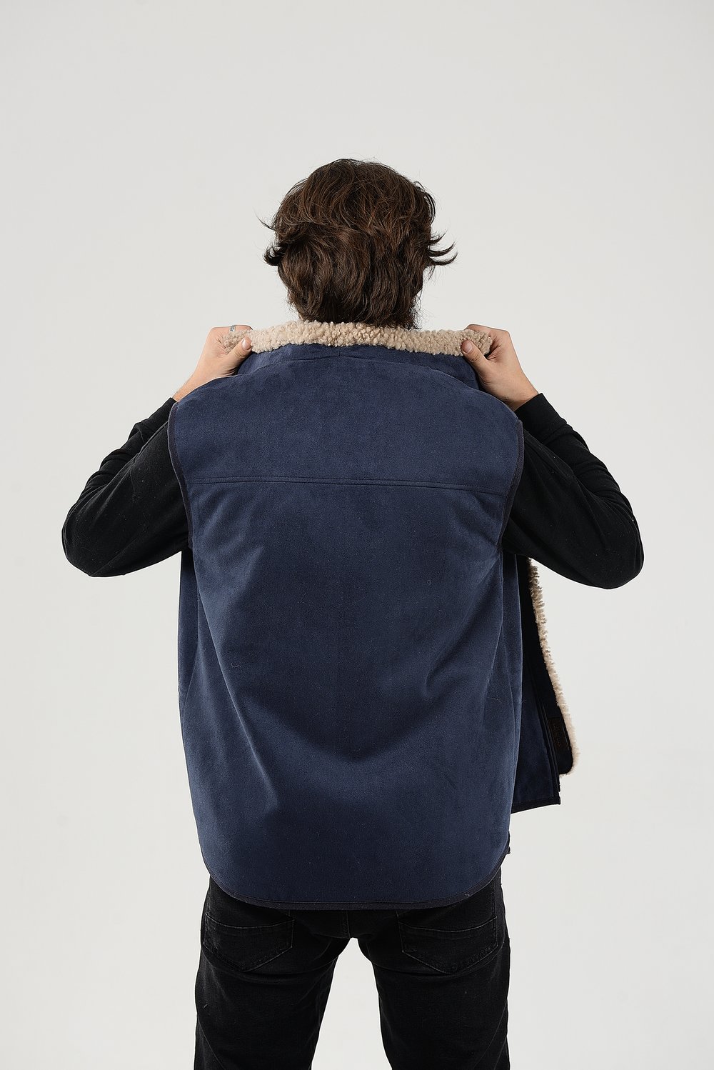 Мужской жилет из натуральной овчины