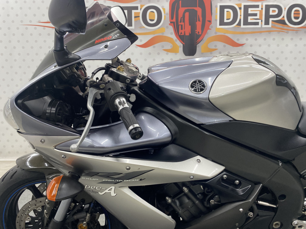 Yamaha YZF-R1 , 2004