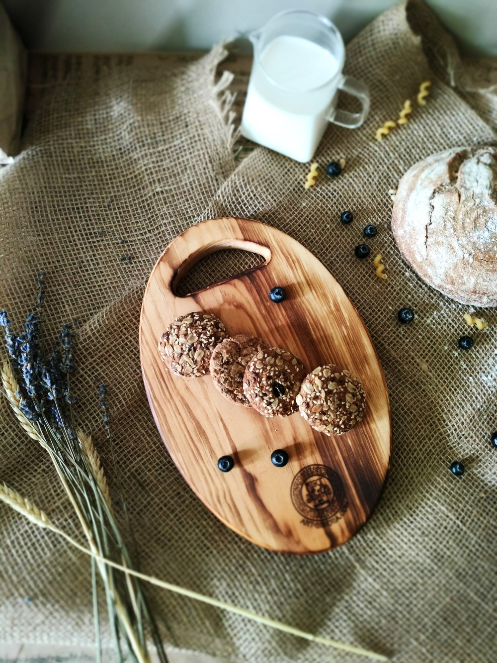 Доска разделочная из дерева сервировочная