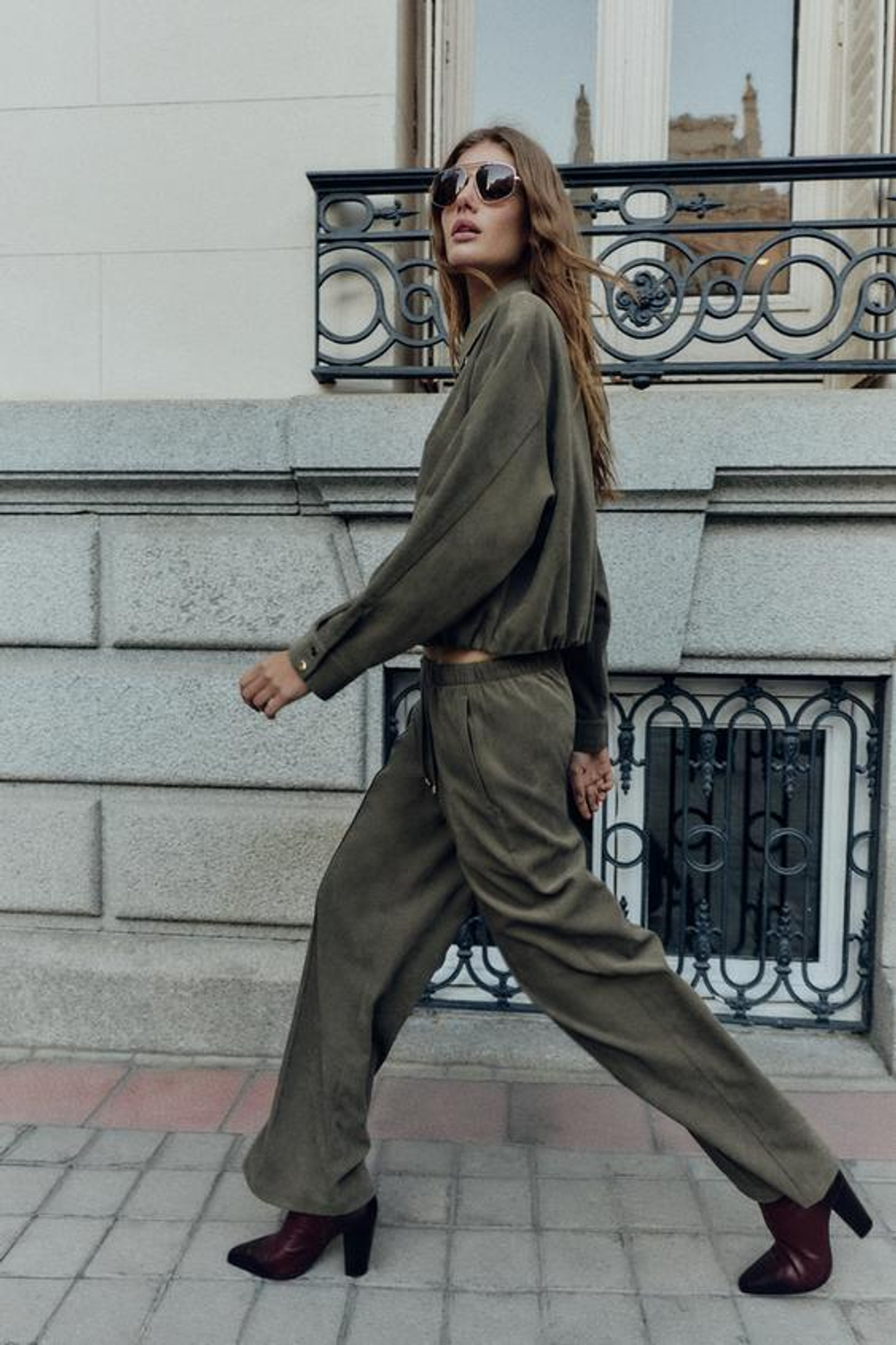 ZARA ШИРОКИЕ БРЮКИ С ЭЛАСТИЧНЫМ ПОЯСОМ, ХАКИ