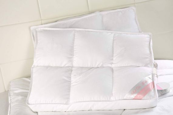 Подушка  Artificial fluff искусственный лебяжий пух
