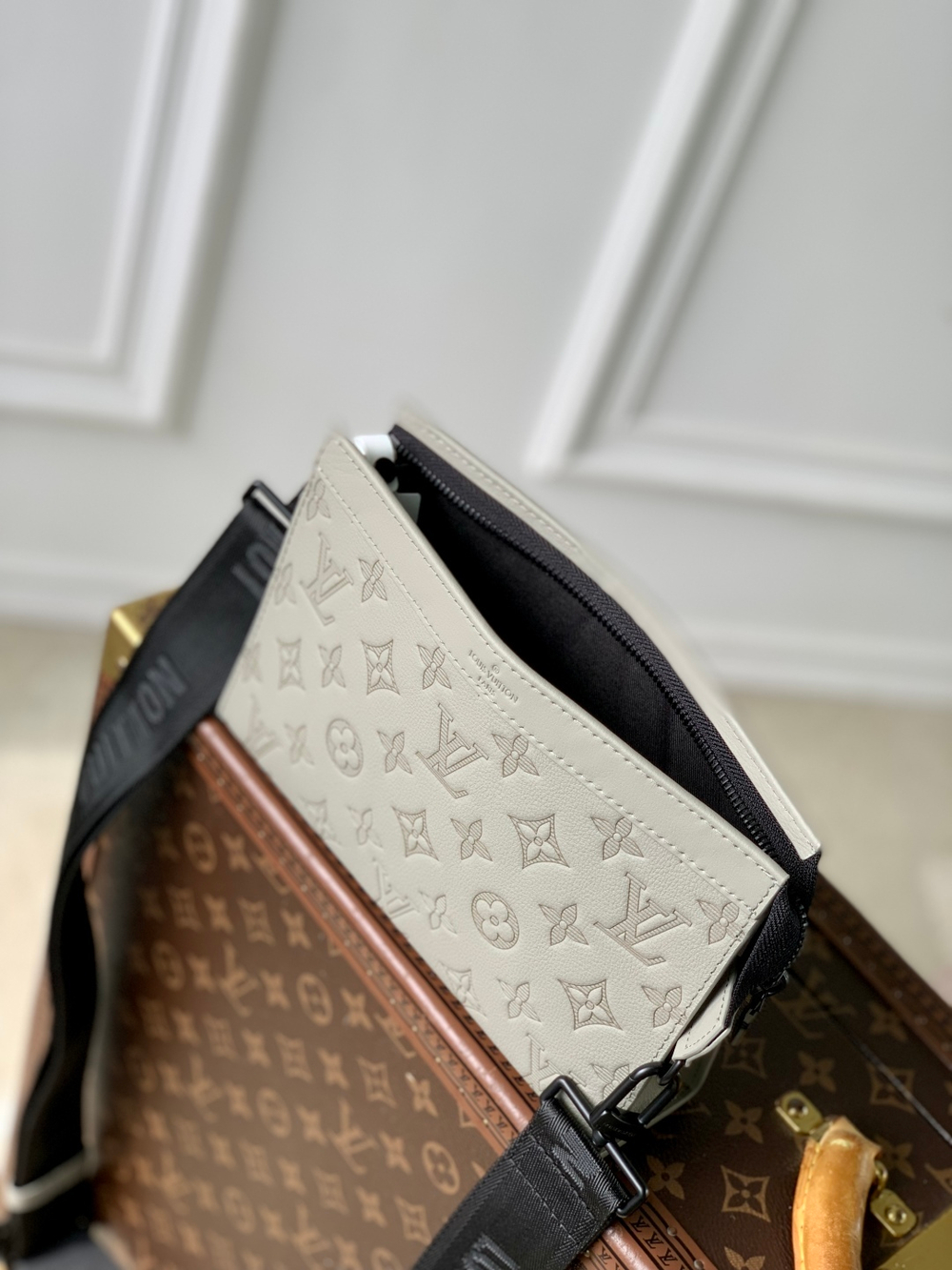 Louis Vuitton Gaston Wearable Wallet