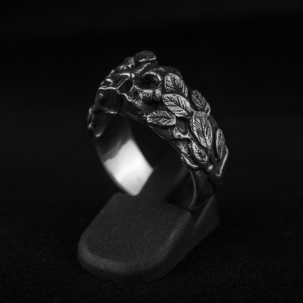 Кольцо "По ту сторону изгороди"