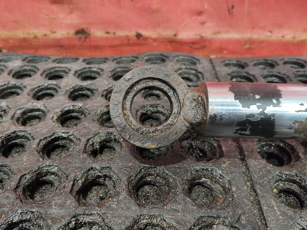 Цилиндр подъема кабины 2018г.