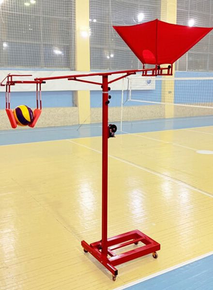 Волейбольный тренажер для отработки нападающего удара с автоматич. подачей мячей