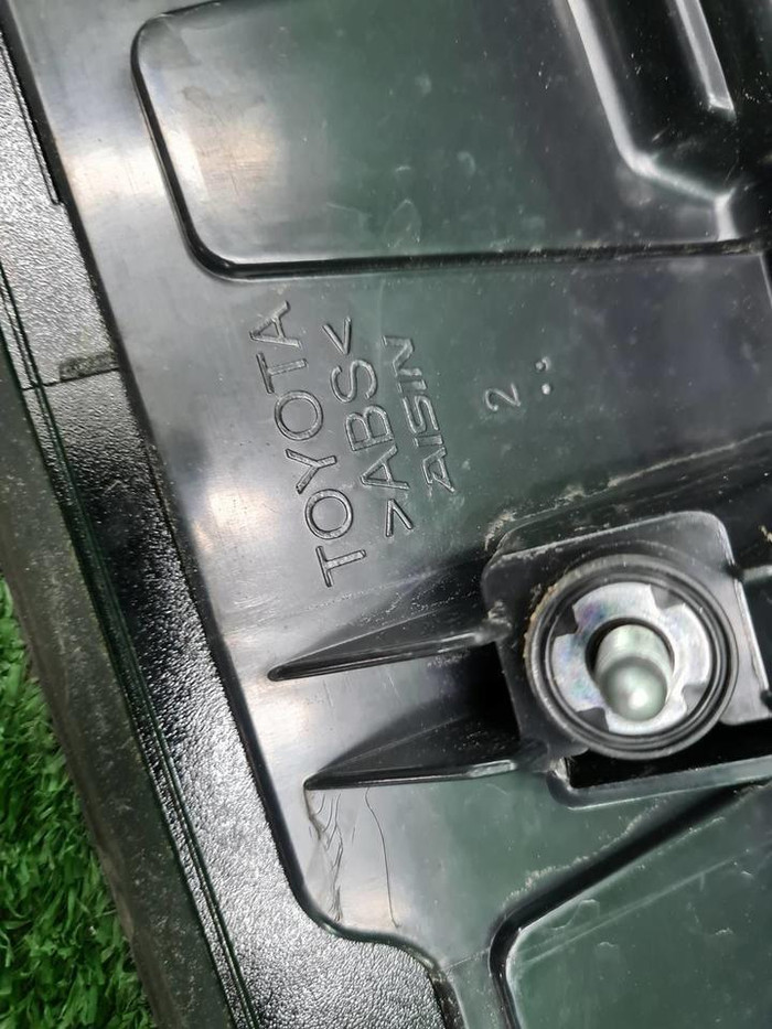 Спойлер крышки багажника Toyota RAV 4 CA40 (12-19)