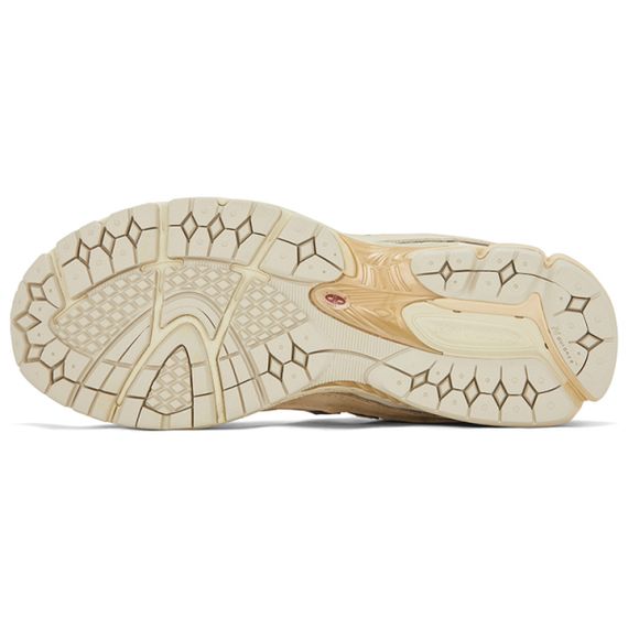 New Balance NB 2002R Беговые кроссовки Низкие Бежевые Унисекс