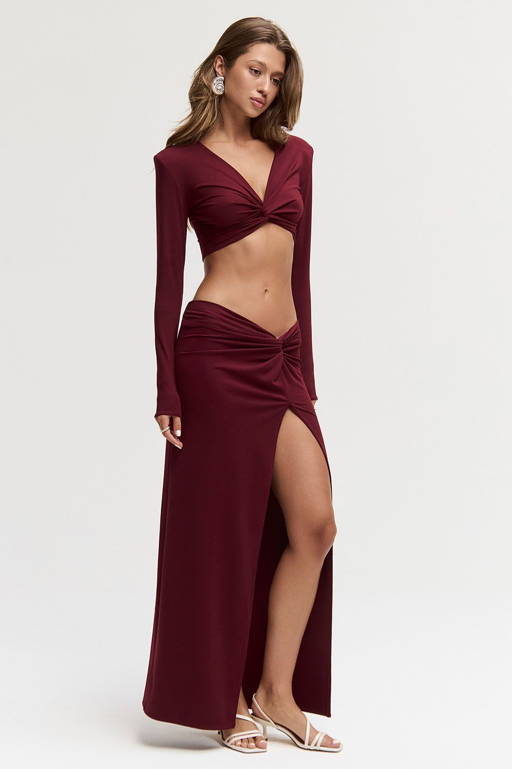 Юбка из вискозы с перекрутом цвета бордо