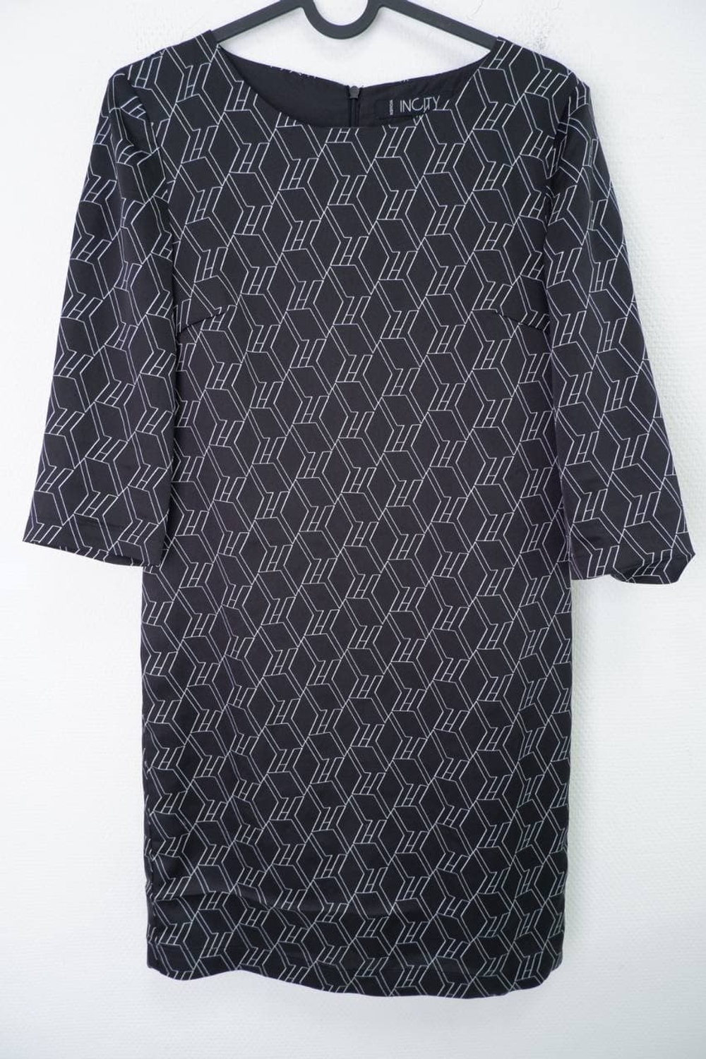 Платье Incity прямого кроя 40 размер