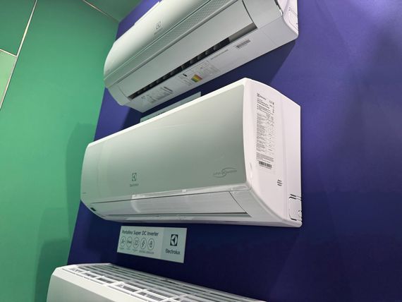 Настенная сплит-система Electrolux EACS/I-12HP/N8_23Y_in + EACS/I-12HP/N8_23Y_out, белый