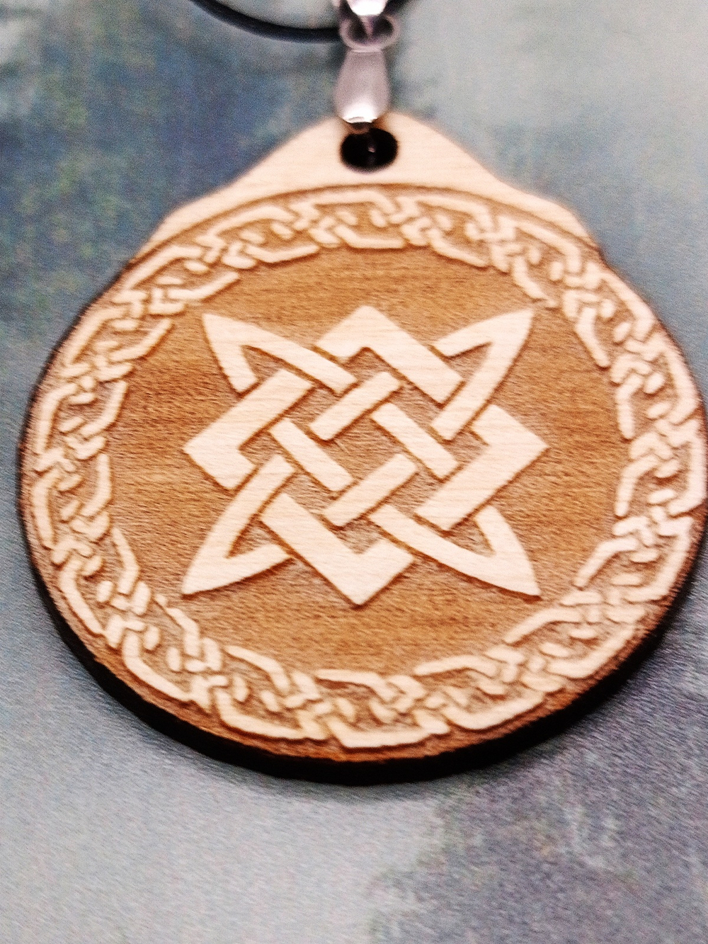Кулон из дерева Квадрат Сварога