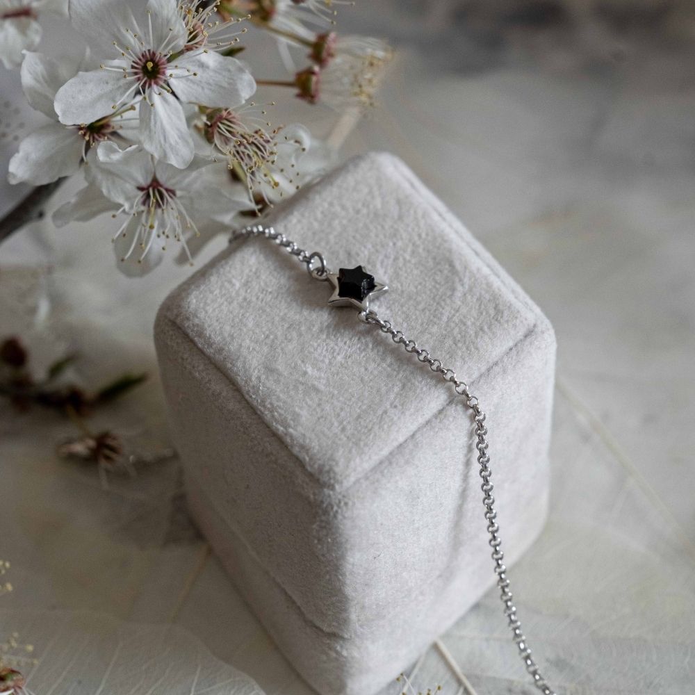 Браслет Звезда с вишневым янтарем