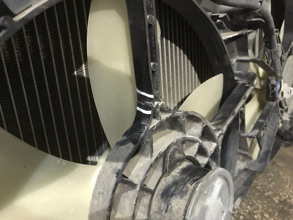 Диффузор радиатора двигателя TOYOTA VOXY 2001–2007