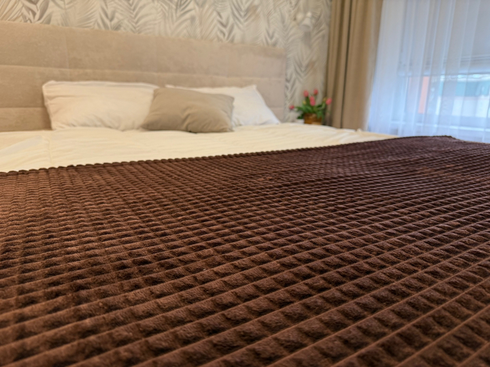 Плед "ФАЙБЕР выбитая клетка"