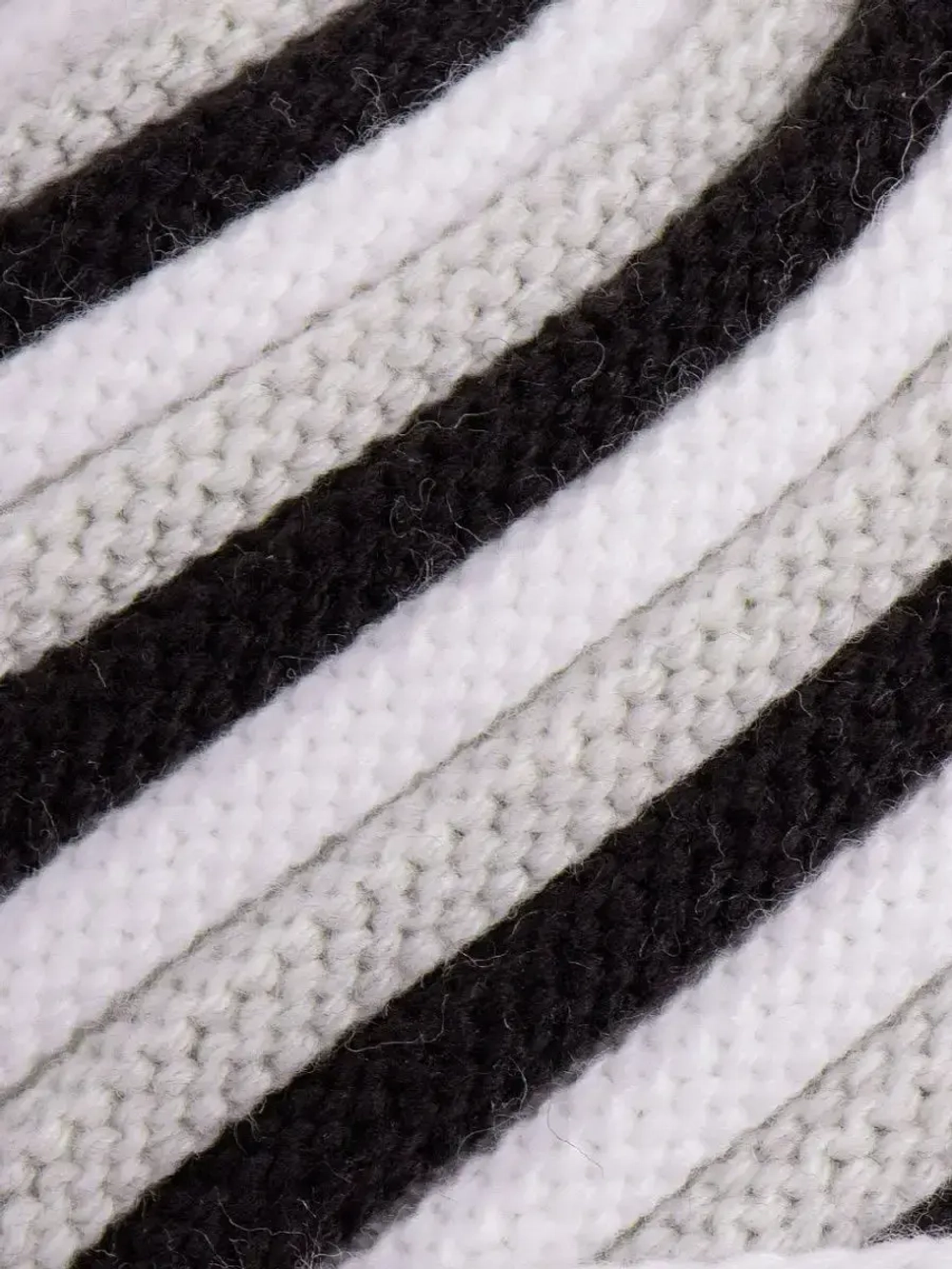 Шапка вязаная зимняя для детей