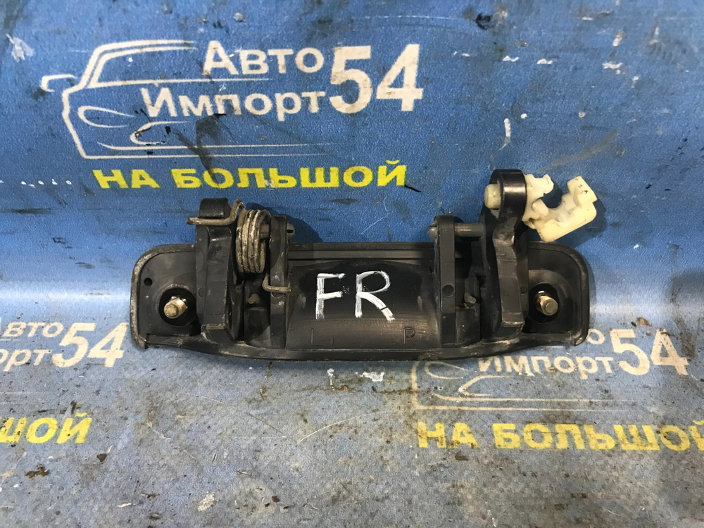 Ручка двери передней правой внешняя MAZDA DEMIO 2001