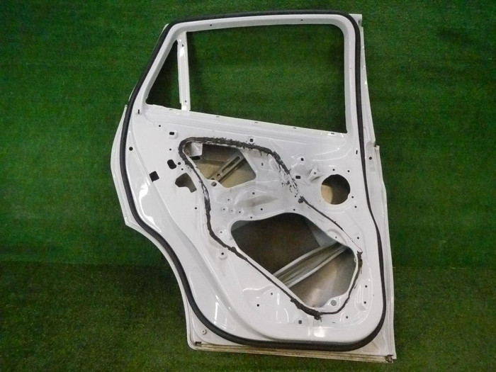 Дверь задняя левая BMW X6 F16 F86 (2014-2020)