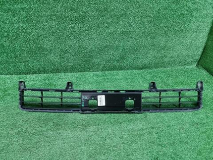 Решетка переднего бампера Land Cruiser 200 (12-15)