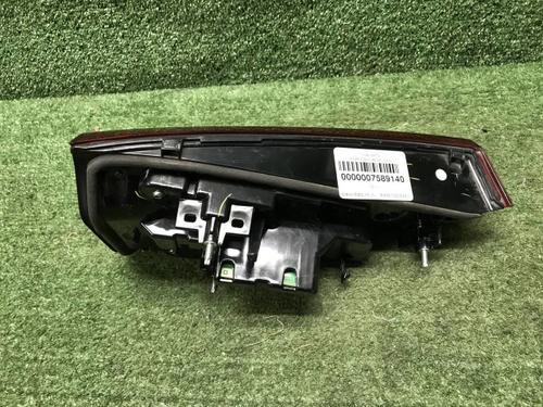 Фонарь правый внутренний BMW X3 G01 (2017-2021)