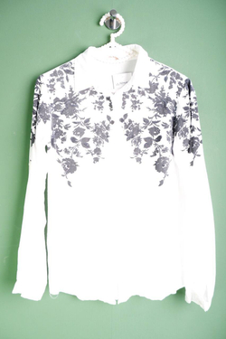 Блузка Reserved с акцентными деталями, визуально на 42 размер