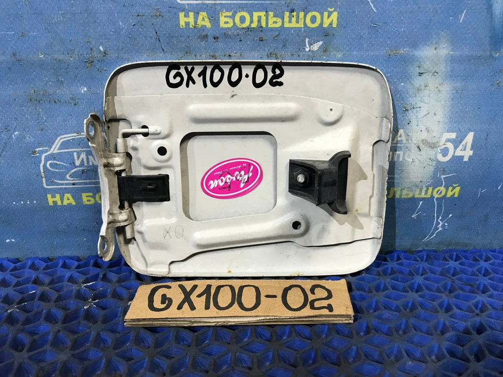 Лючок бензобака TOYOTA MARK 2 2000