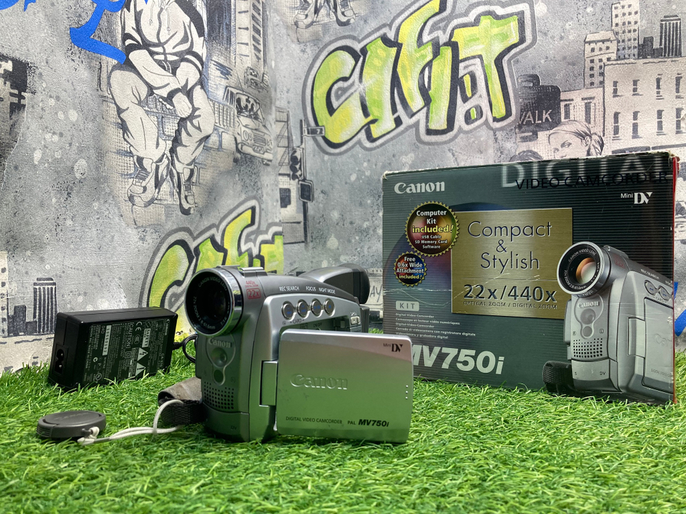 Canon MV750i