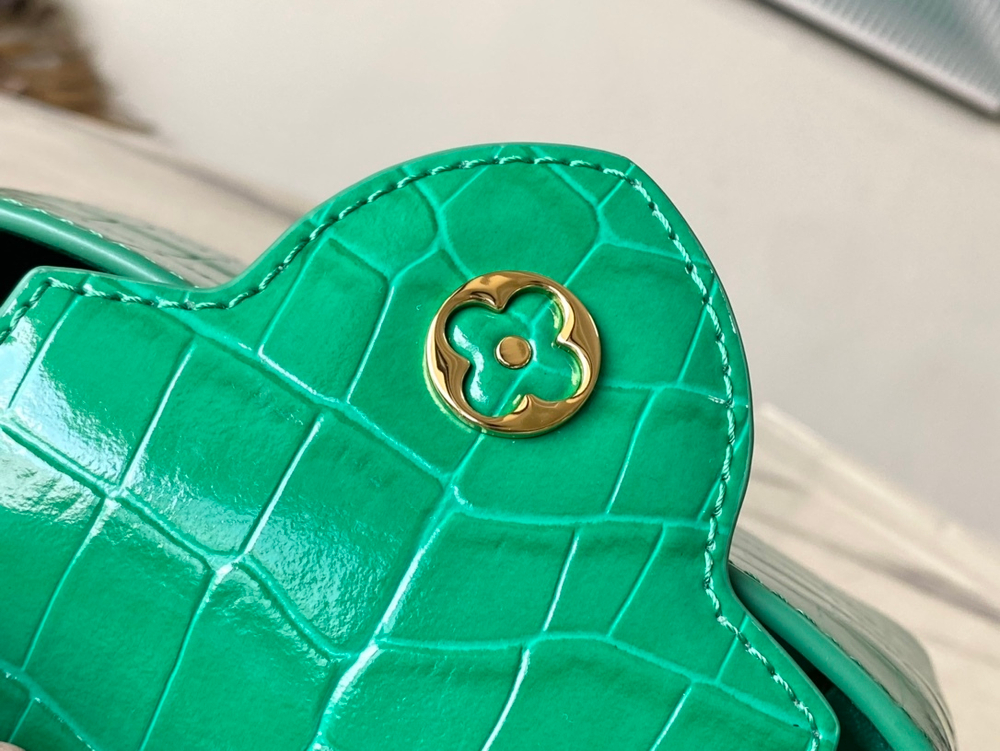 Louis Vuitton Capucines Mini