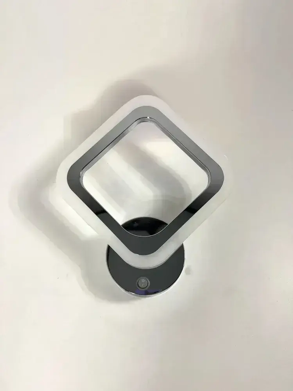 Бра с кнопкой, настенный светодиодный светильник хром, ромб, квадрат 8822/1 хром, 16 ВТ, комнатное освещение 5 кв. м.