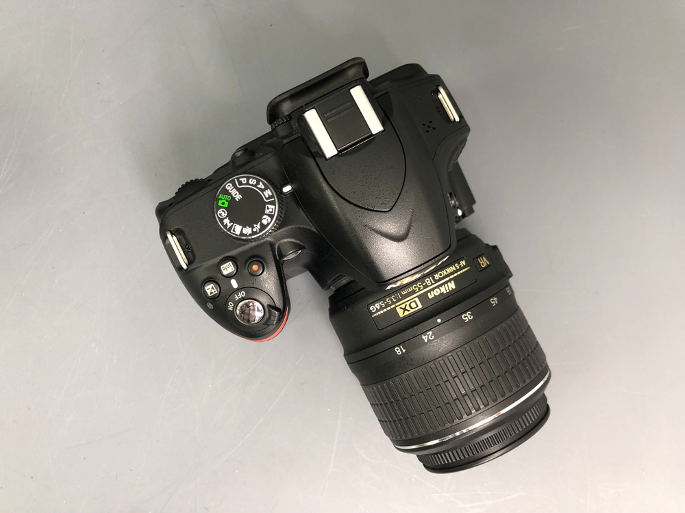 Nikon D3200 kit 18-55mm 3.5-5.6G VR 4.200 кадров
