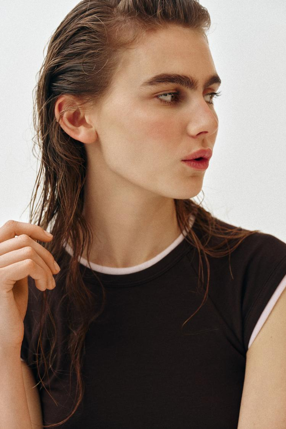 ZARA ФУТБОЛКА С ЭФФЕКТОМ ДВОЙНОГО РУКАВА, ШОКОЛАДНЫЙ