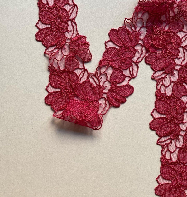 Вышивка на сетке розовая узкая к536