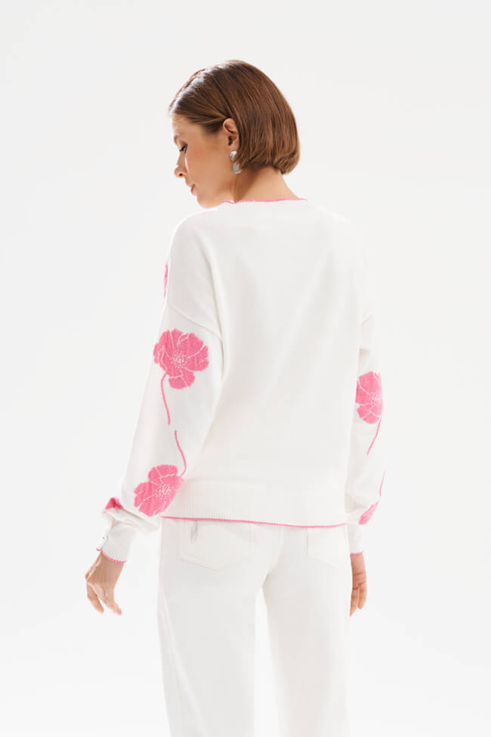 23532 Пуловер женский (молочный)