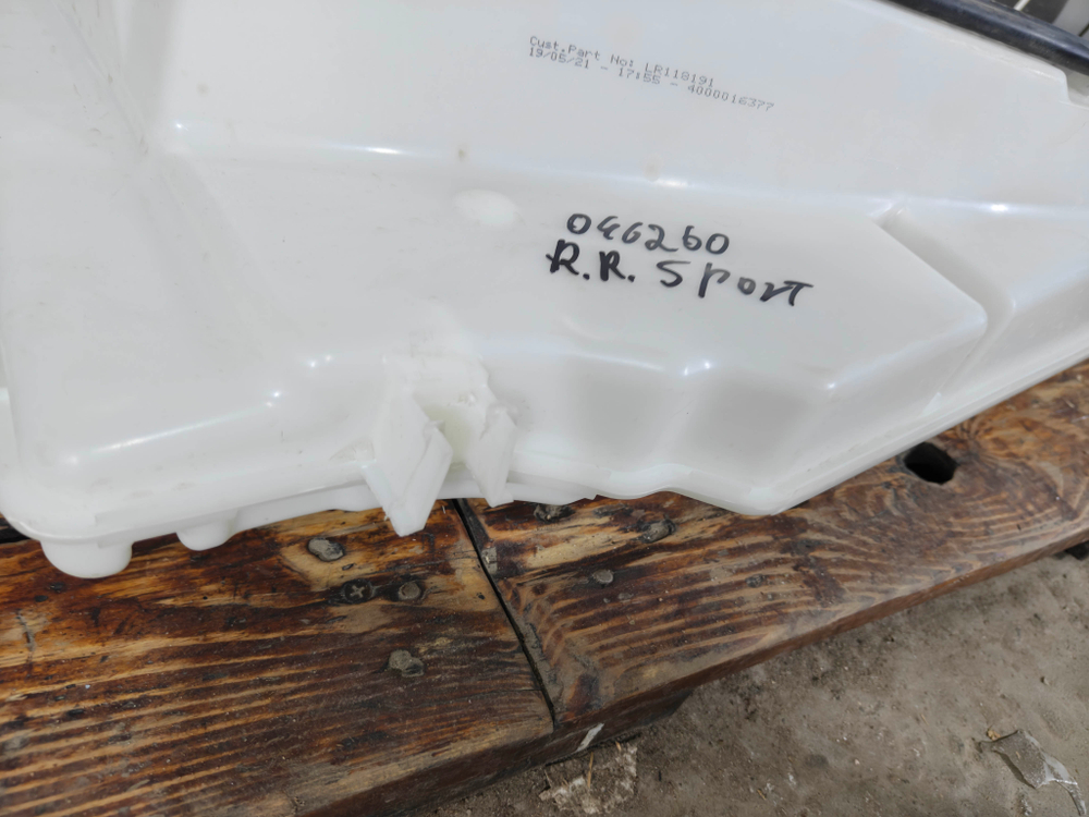 Бачок омывателя Land Rover Range Rover 4 (L405), Range Rover Sport 2 13-22 Б/У Оригинал LR118191