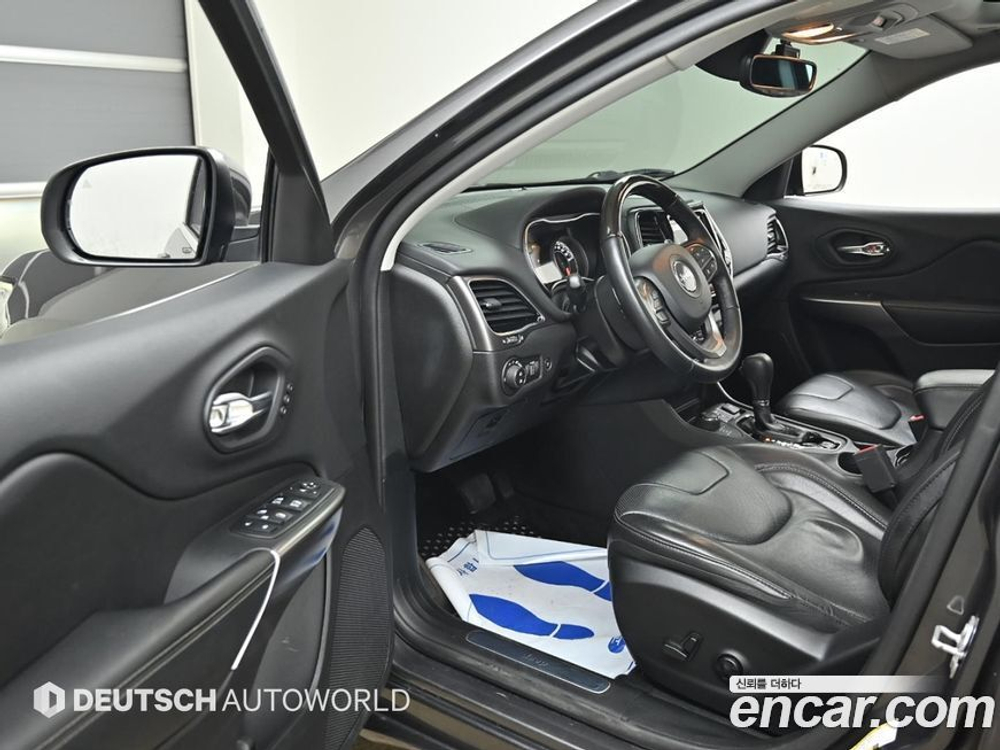 Jeep Cherokee (KL) 2.2 Дизель Overland 4WD (11.2019)