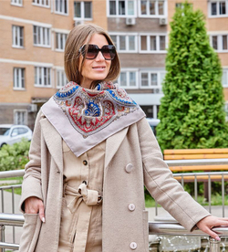 Платок шерстяной с подрубкой