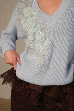 Свитер Голубой с вышивкой