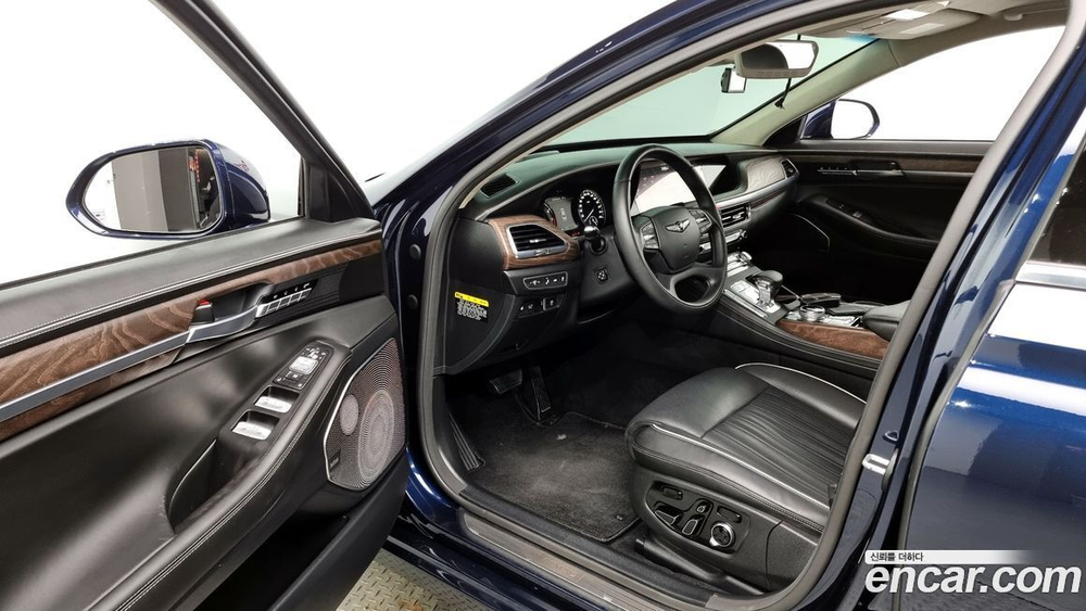 Genesis G90 5.0 AWD (04.2021)