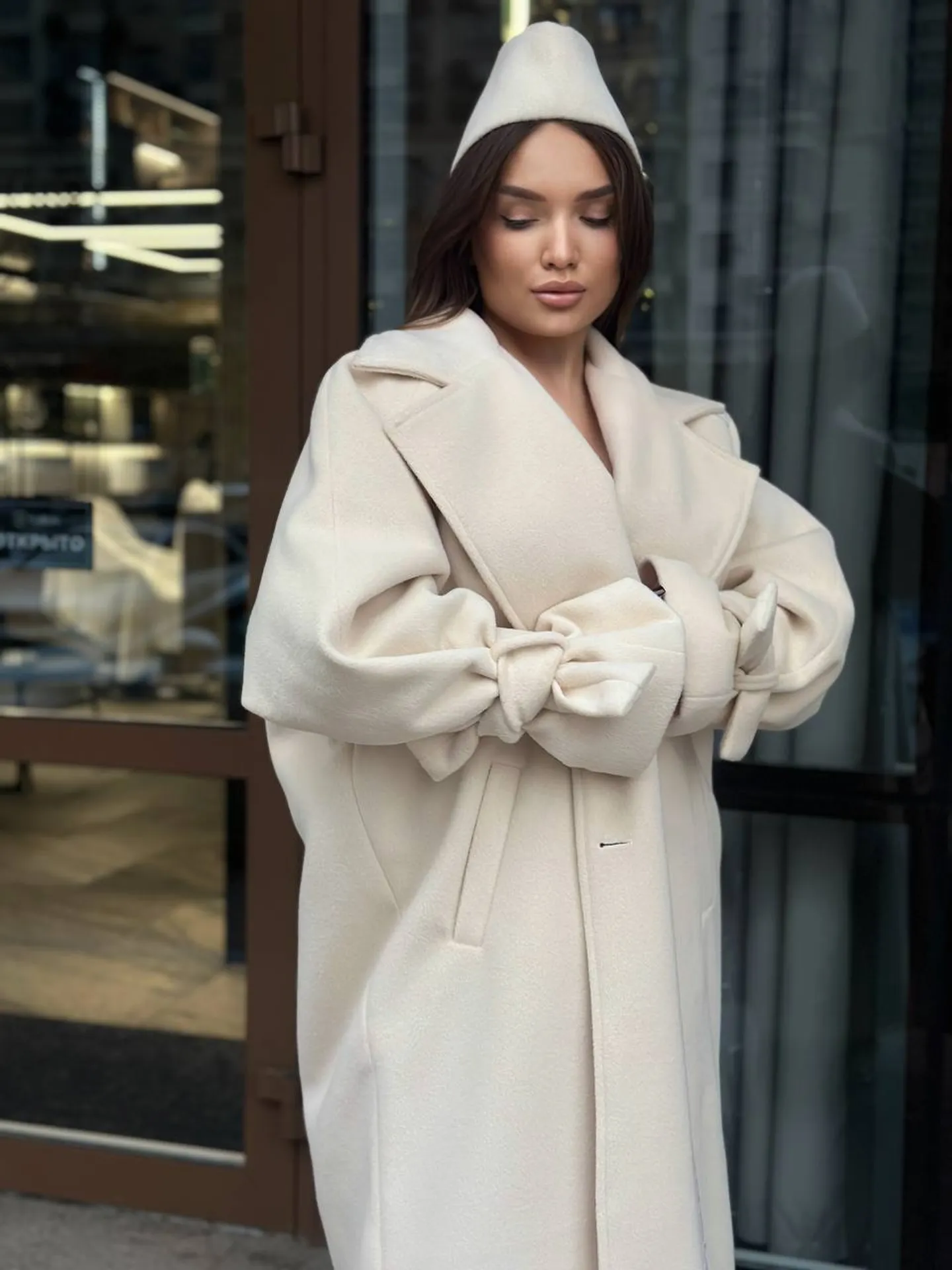 Пальто Agdali Brand длинное однотонное на две пуговицы с завязками на рукавах