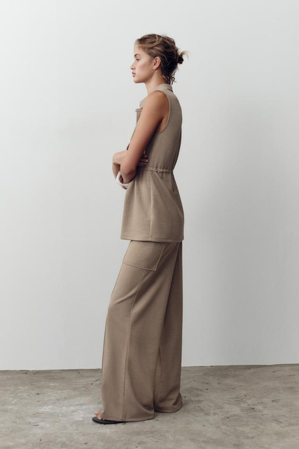 ZARA БРЮКИ ИЗ ТВИЛА С КАРМАНАМИ, БЕЖЕВЫЙ