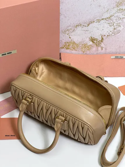 Сумка MIU MIU Arcadie matelassé из кожи наппа, бежевый