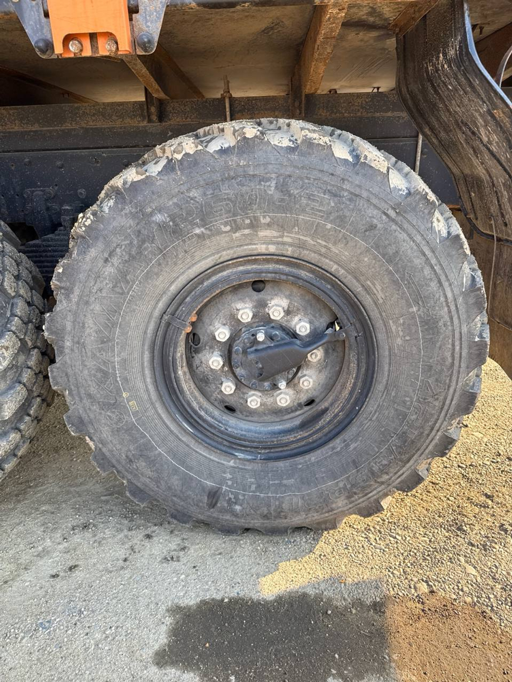 КамАЗ 43118 6x6 Бортовой с КМУ 438240-02 (Дизельный, 11,8 л, 300 л.с., МТ)